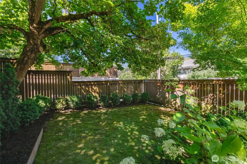 Property photo for 918 18th Avenue E, Seattle photo 36