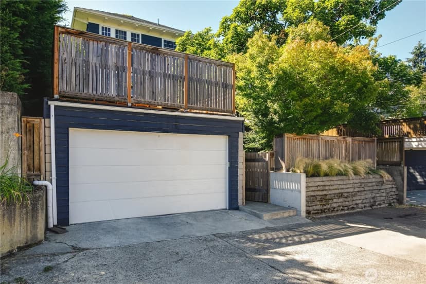 Property photo for 918 18th Avenue E, Seattle photo 38