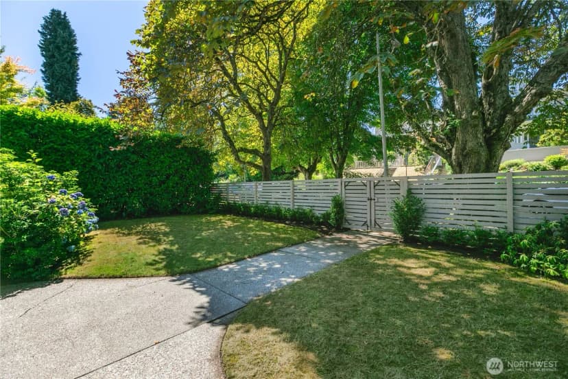 Property photo for 918 18th Avenue E, Seattle photo 40