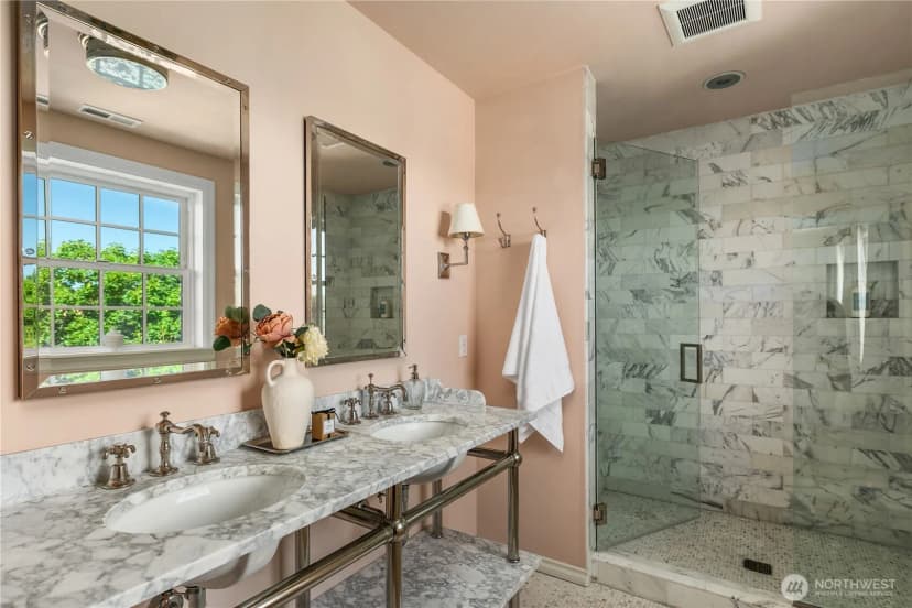 Property photo for 918 18th Avenue E, Seattle photo 19
