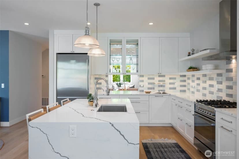 Property photo for 2910 9th Avenue W, Seattle photo 14