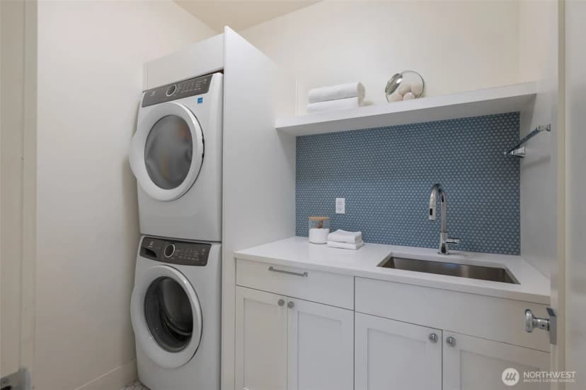 Property photo for 2910 9th Avenue W, Seattle photo 31