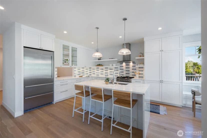 Property photo for 2910 9th Avenue W, Seattle photo 13