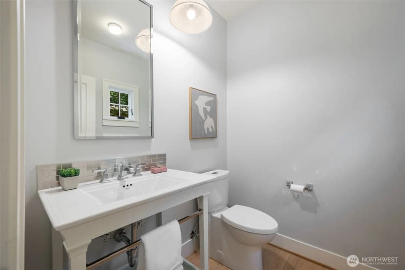 Property photo for 2910 9th Avenue W, Seattle photo 19