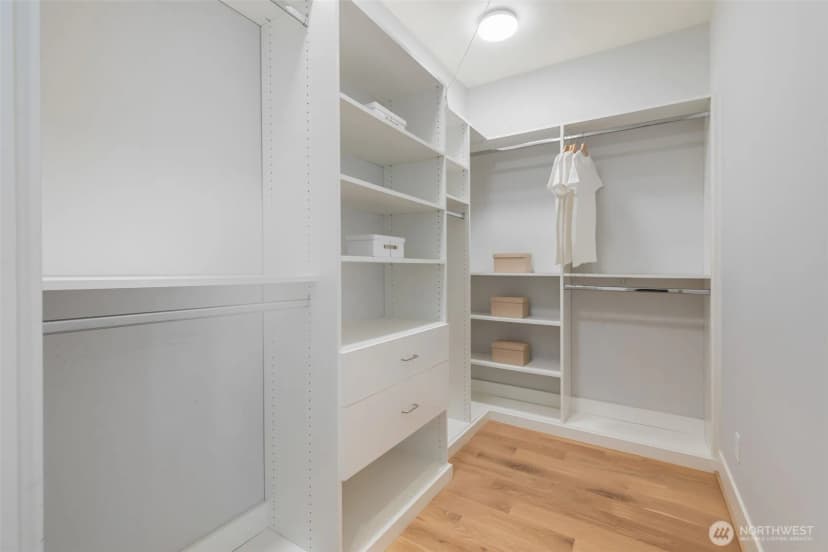 Property photo for 2910 9th Avenue W, Seattle photo 24