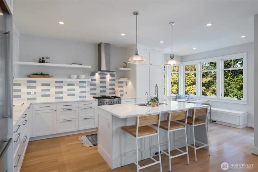 Property photo for 2910 9th Avenue W, Seattle photo 12