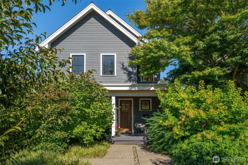 Property photo for 2910 9th Avenue W, Seattle