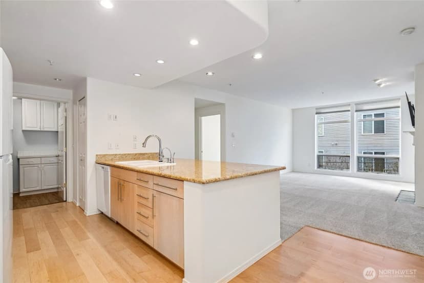 Property photo for 3221 Sw Avalon Way #313, Seattle photo 8