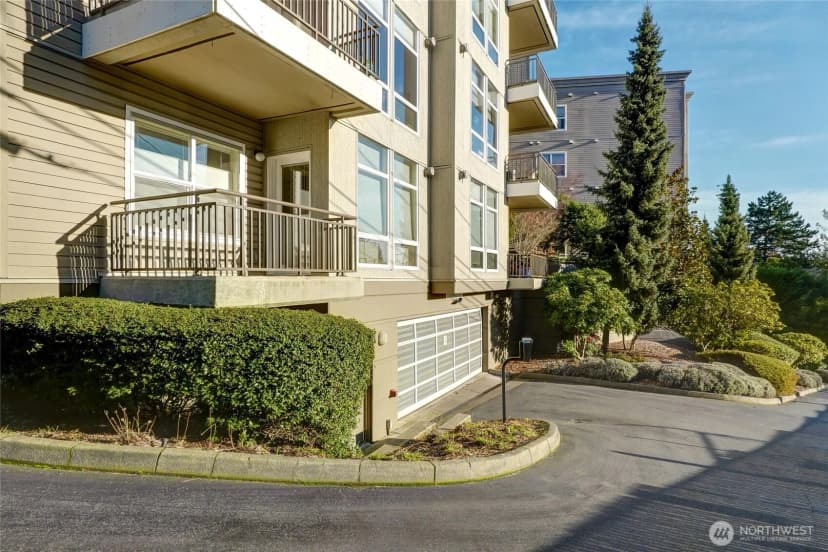 Property photo for 3221 Sw Avalon Way #313, Seattle photo 25