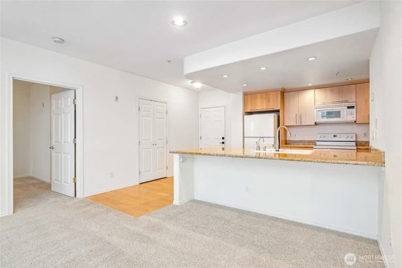 Property photo for 3221 Sw Avalon Way #313, Seattle photo 11