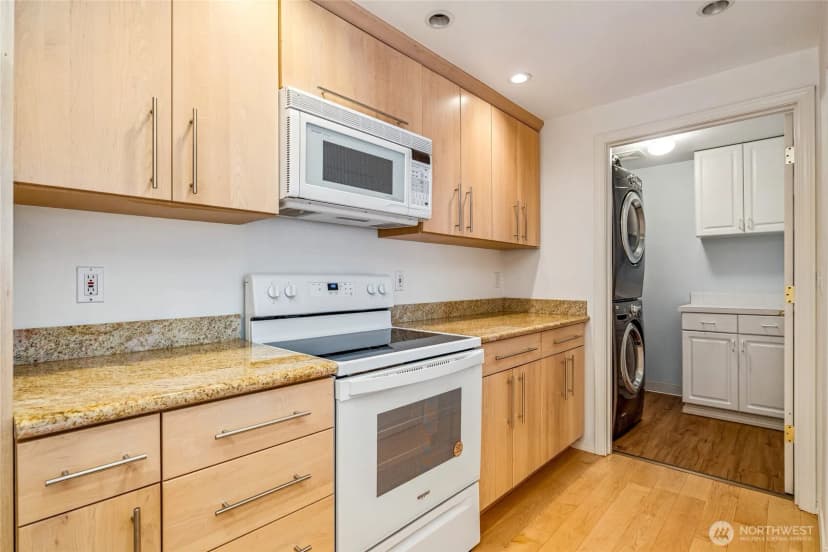 Property photo for 3221 Sw Avalon Way #313, Seattle photo 10