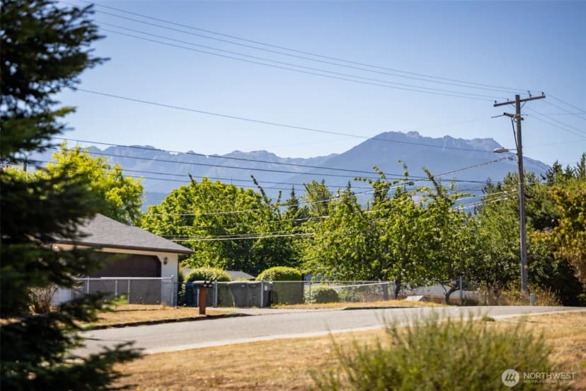 Property photo for 1206 W 15th Street, Port Angeles photo 2