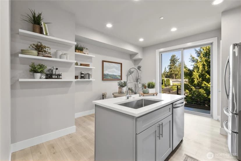 Property photo for 5020 148th Street Sw #e3, Edmonds photo 3