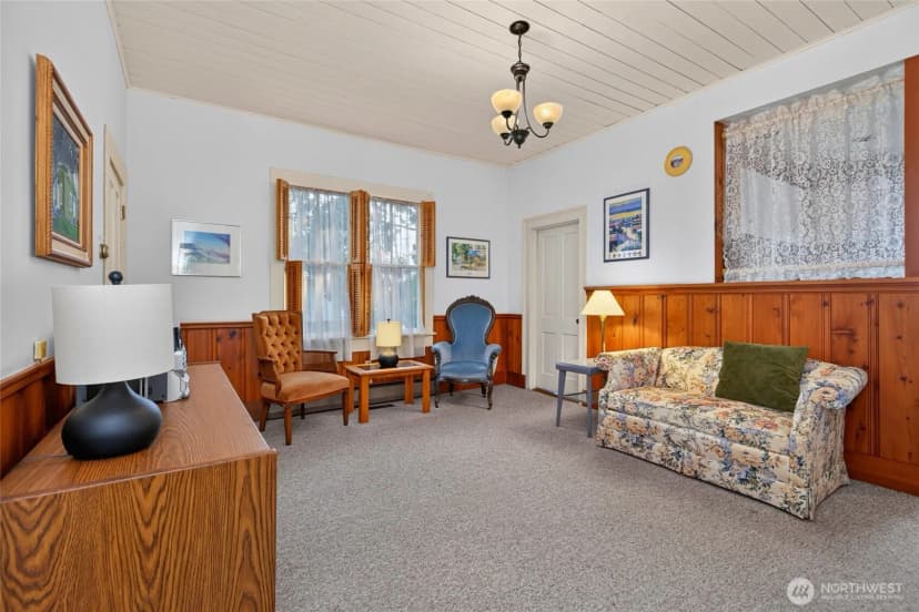 Property photo for 115 3rd Avenue N, Edmonds photo 25