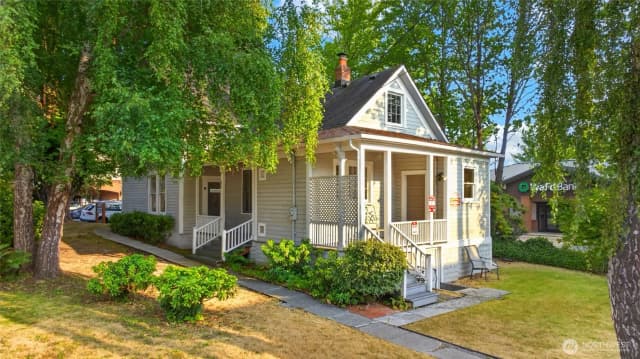 Property photo for 115 3rd Avenue N, Edmonds photo 3
