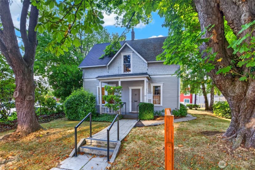 Property photo for 115 3rd Avenue N, Edmonds photo 11