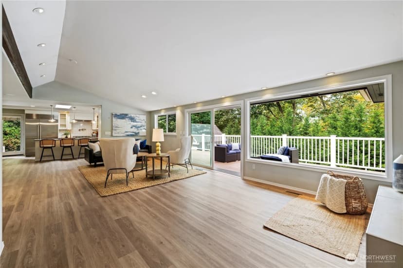 Property photo for 9726 Se 40th Street, Mercer Island photo 7