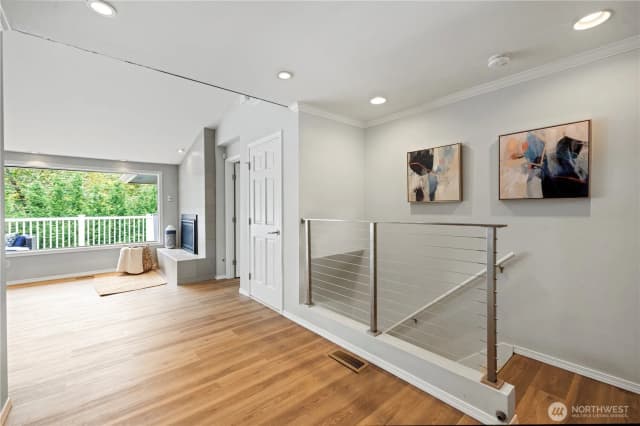 Property photo for 9726 Se 40th Street, Mercer Island photo 5