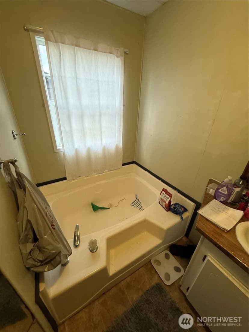 Property photo for 237 Collins Road, Toledo photo 16