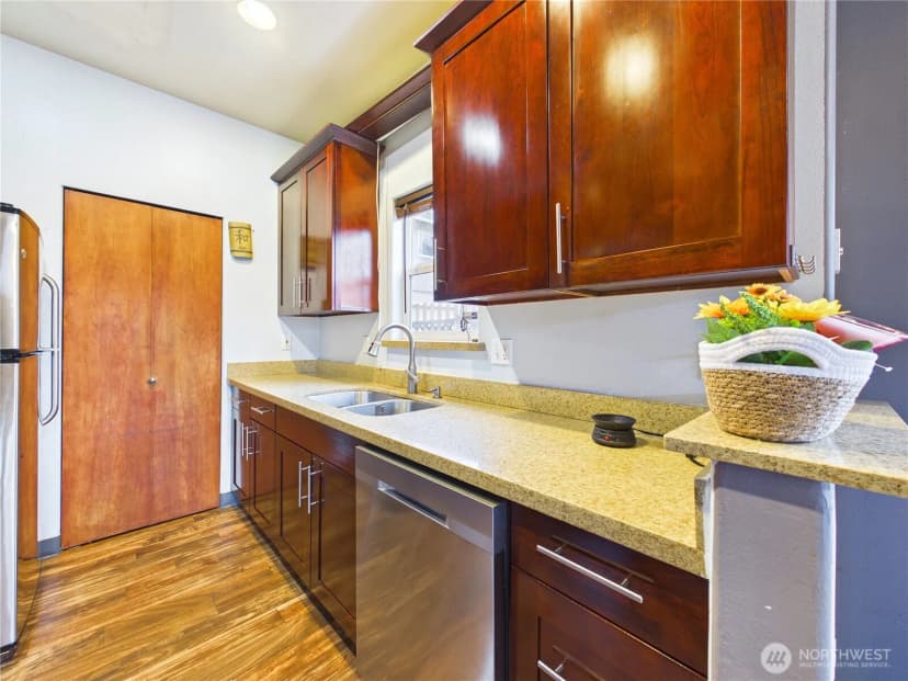 Property photo for 1108 S 207th Street, Sea Tac photo 11