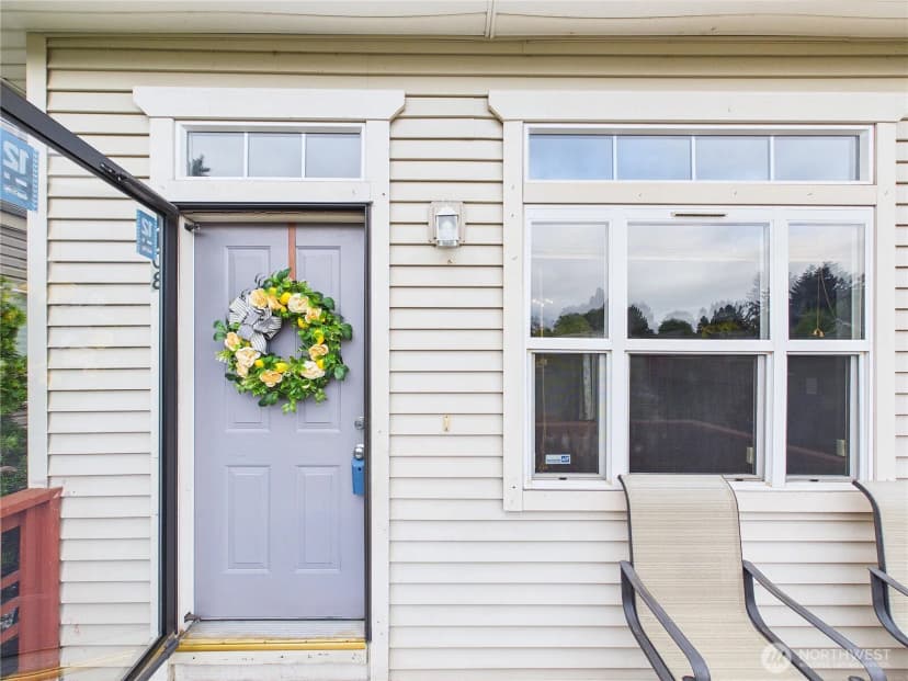 Property photo for 1108 S 207th Street, Sea Tac photo 2