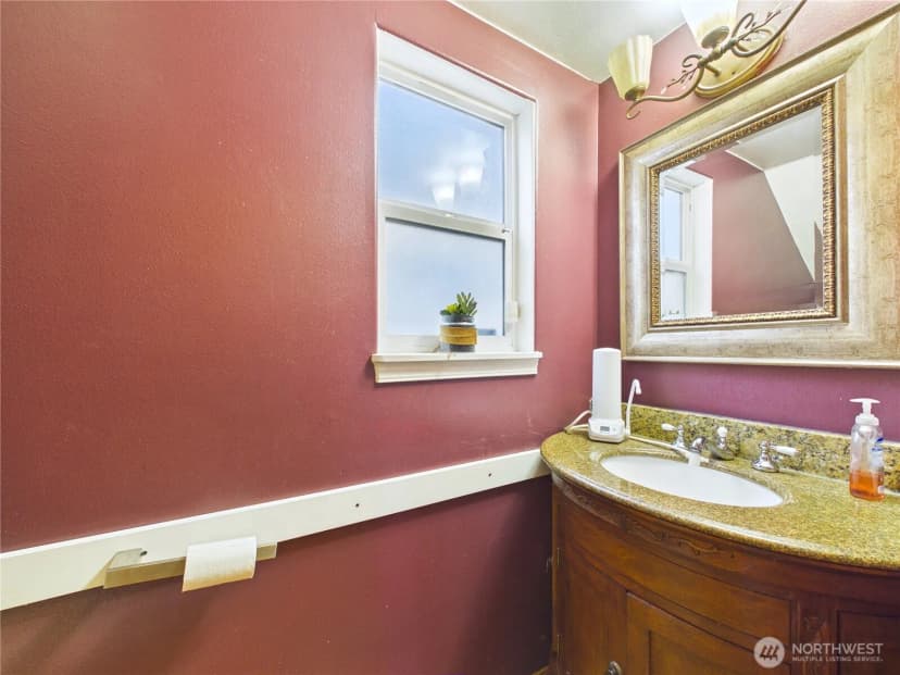 Property photo for 1108 S 207th Street, Sea Tac photo 15