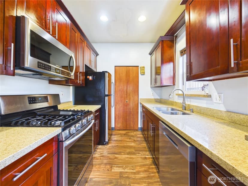 Property photo for 1108 S 207th Street, Sea Tac photo 10