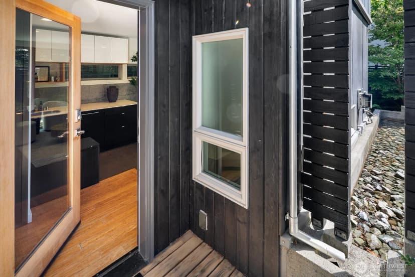 Property photo for 1120 26th Avenue S, Seattle photo 19