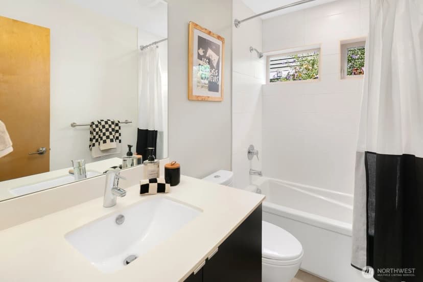 Property photo for 1120 26th Avenue S, Seattle photo 16