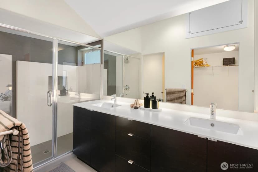 Property photo for 1120 26th Avenue S, Seattle photo 12
