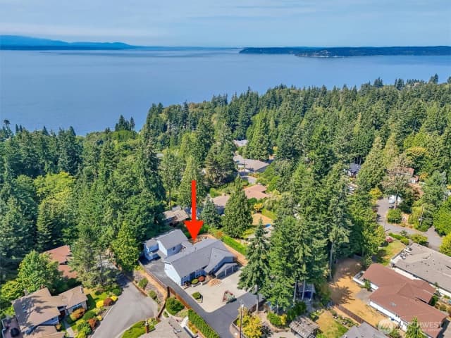Property photo for 16038 68th Avenue W, Edmonds photo 2