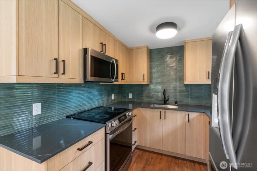 Property photo for 10328 Ashworth Avenue N, Seattle photo 6