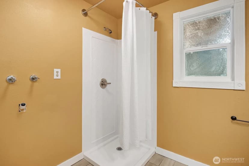 Property photo for 13426 121st Avenue Ne, Kirkland photo 26