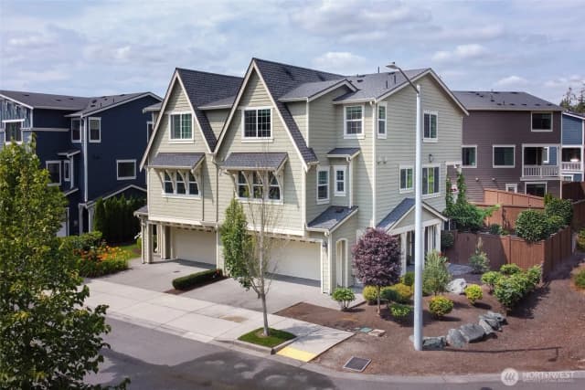 Property photo for 4613 187th Place Se #b, Bothell photo 2