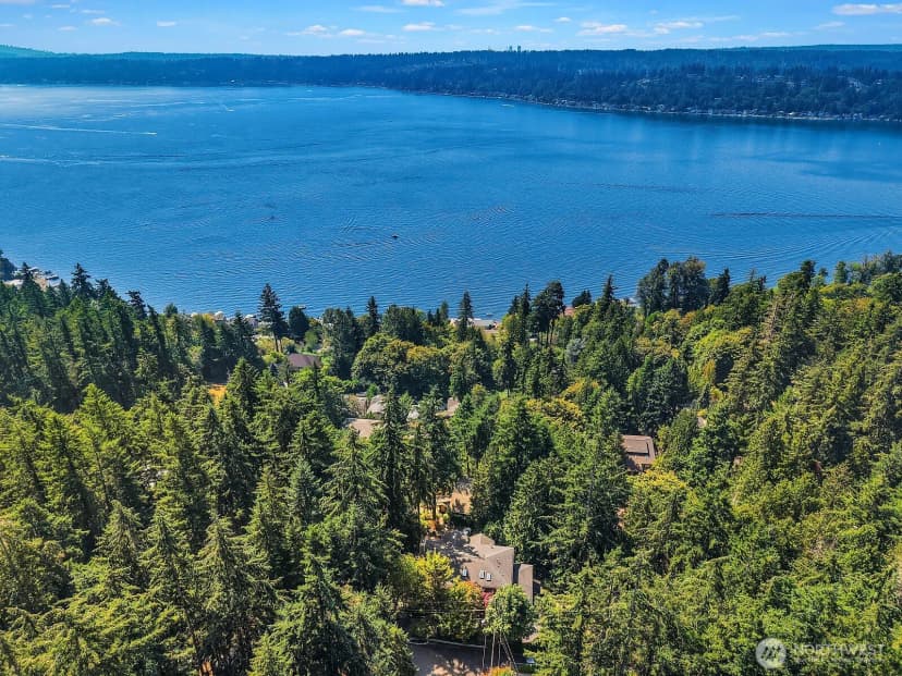 Property photo for 949 207th Avenue Ne, Sammamish photo 37