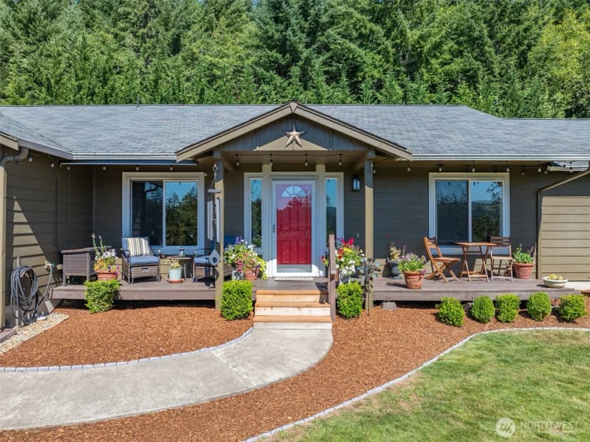 Property photo for 526 Haywire Road, Winlock photo 2