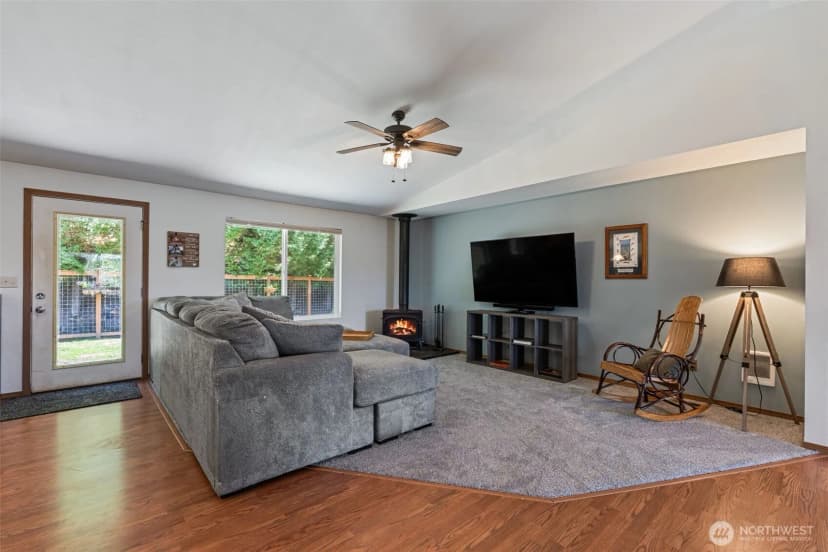 Property photo for 526 Haywire Road, Winlock photo 9
