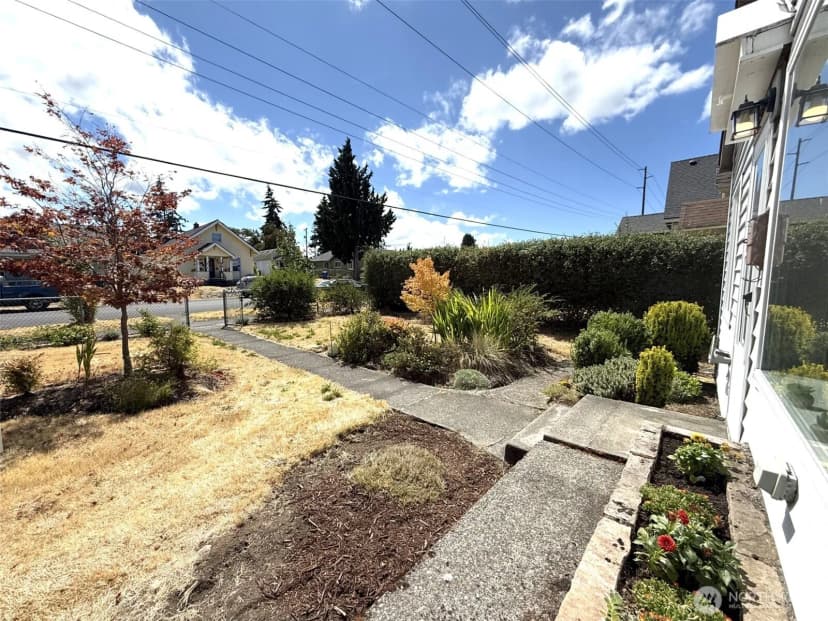 Property photo for 915 E Harrison Street, Tacoma photo 2