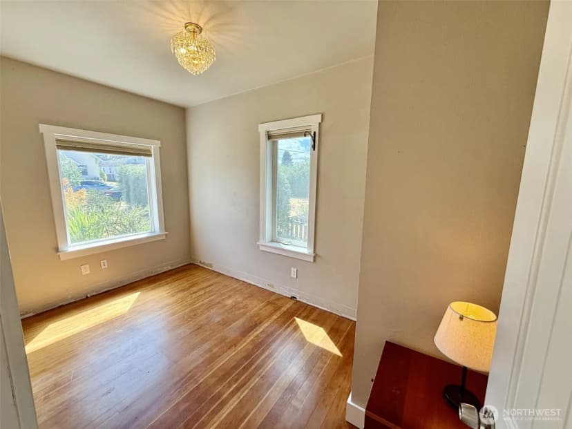 Property photo for 915 E Harrison Street, Tacoma photo 7