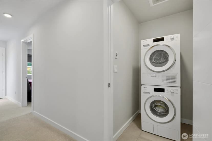 Property photo for 11530 Greenwood Avenue N, Seattle photo 18