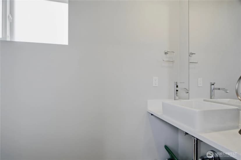 Property photo for 11530 Greenwood Avenue N, Seattle photo 19