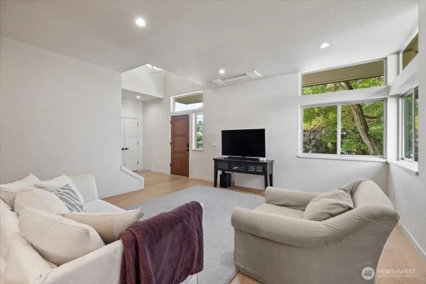 Property photo for 3454 33rd Avenue W #1, Seattle photo 6