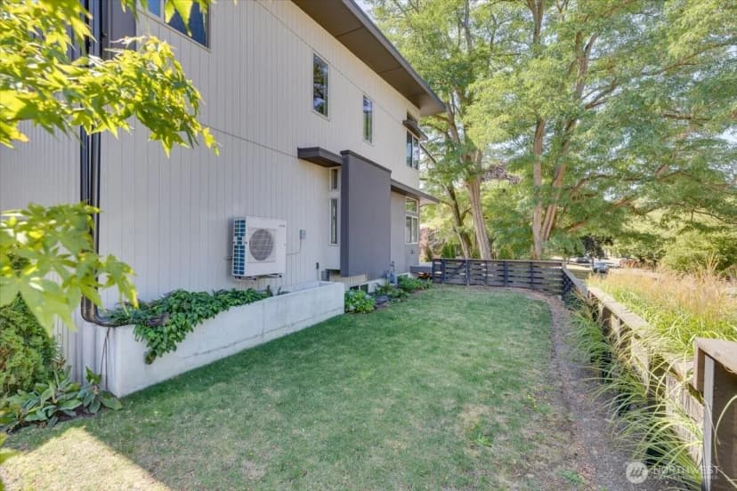 Property photo for 3454 33rd Avenue W #1, Seattle photo 35
