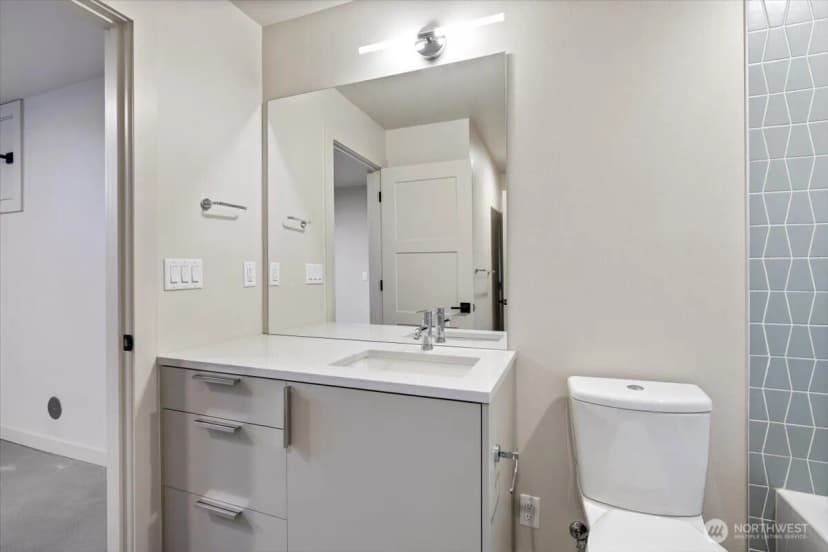 Property photo for 3454 33rd Avenue W #1, Seattle photo 32