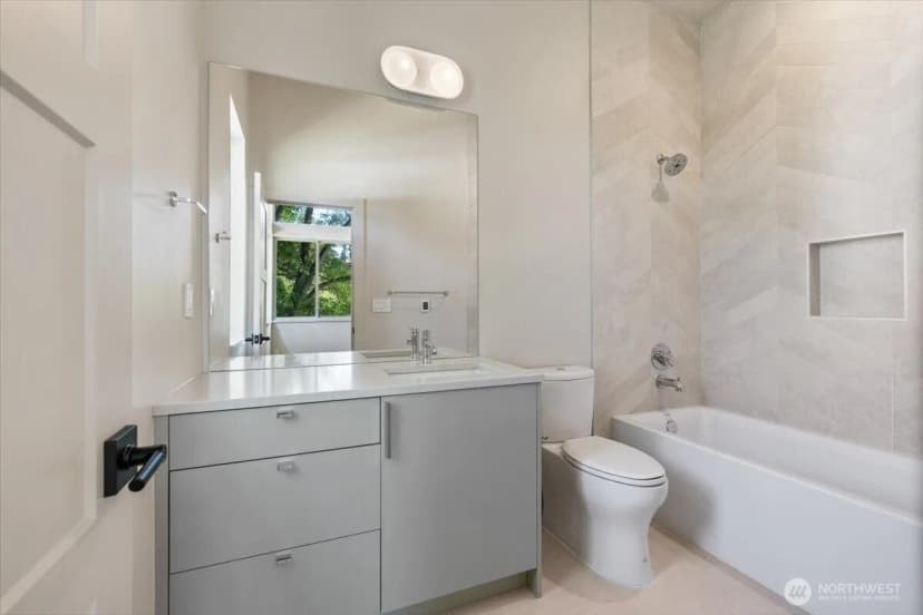 Property photo for 3454 33rd Avenue W #1, Seattle photo 25
