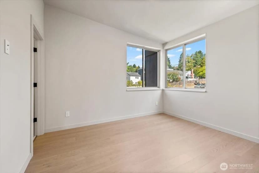 Property photo for 3454 33rd Avenue W #1, Seattle photo 20