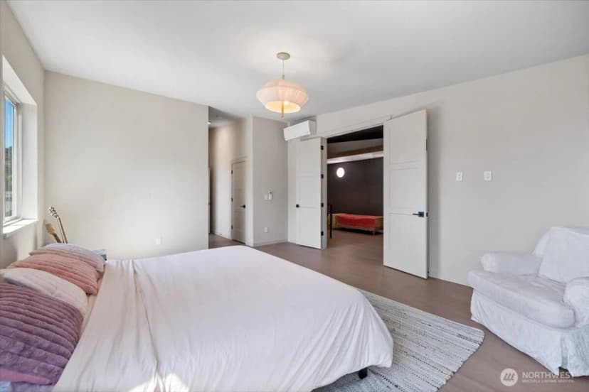 Property photo for 3454 33rd Avenue W #1, Seattle photo 17