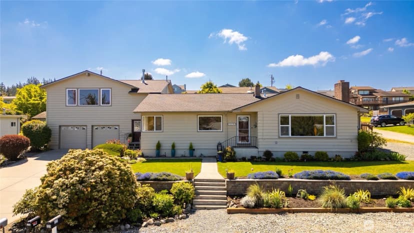 Property photo for 1119 Longview Avenue, Anacortes photo 3