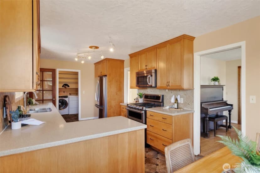 Property photo for 1119 Longview Avenue, Anacortes photo 14