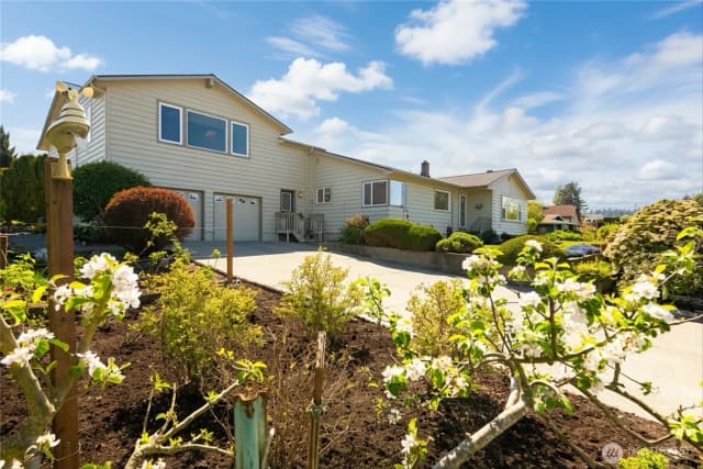 Property photo for 1119 Longview Avenue, Anacortes photo 4
